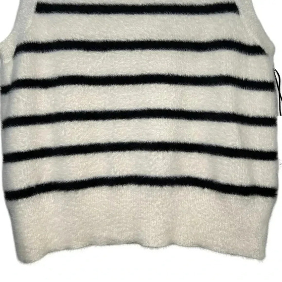 NWT Bailey 44 Soft Fuzzy Moc Turtleneck Sweater Vest Black and Cream Size Large - Picture 5 of 6